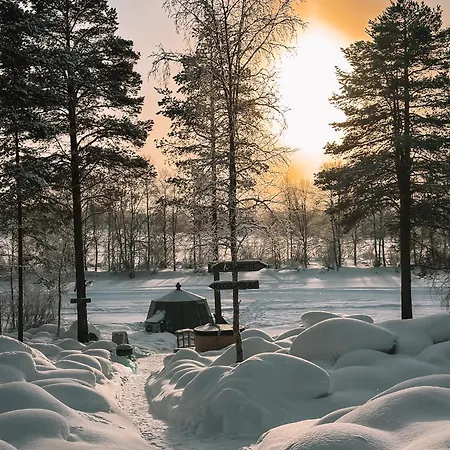Luxusní stan Aurora Igloo With Private Hot Tub By Invisible Forest