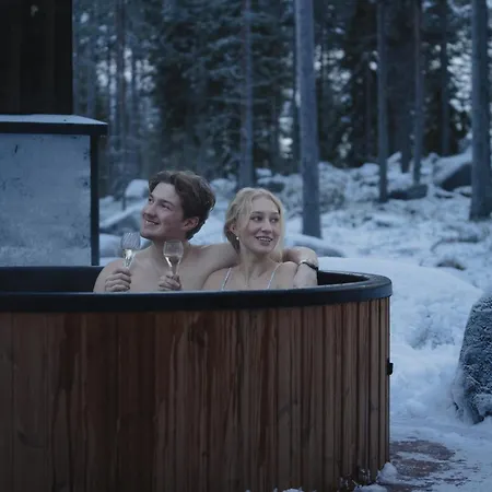ホテル Aurora Igloo, Sauna & Dinner By Invisible Forest Adults Only