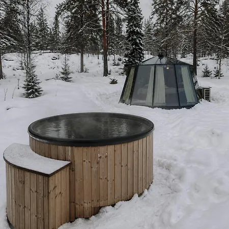 Aurora Igloo, Sauna & Dinner By Invisible Forest Adults Only ロヴァニエミ